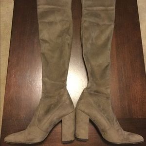 Used, Stuart Weitzman “ALLLEGS” thigh highs 11M!